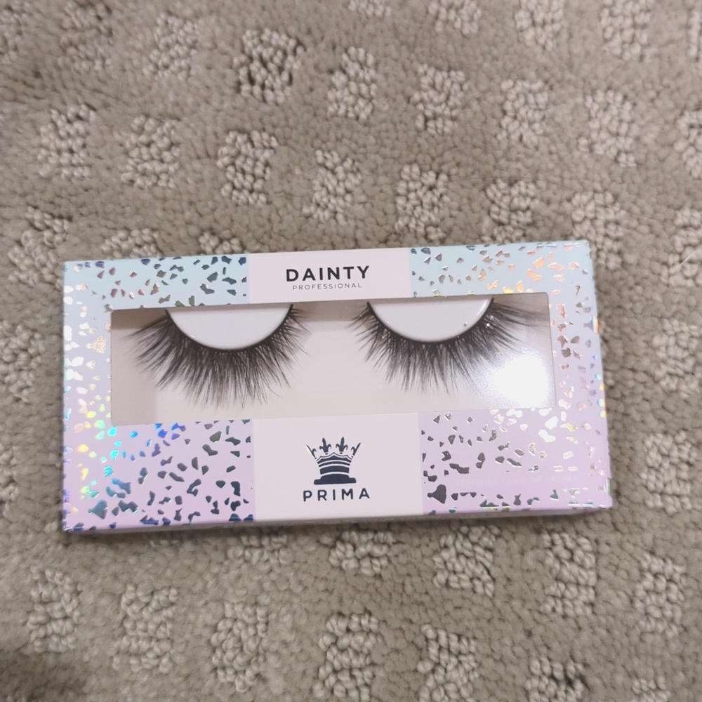 Dainty Prima Lashes